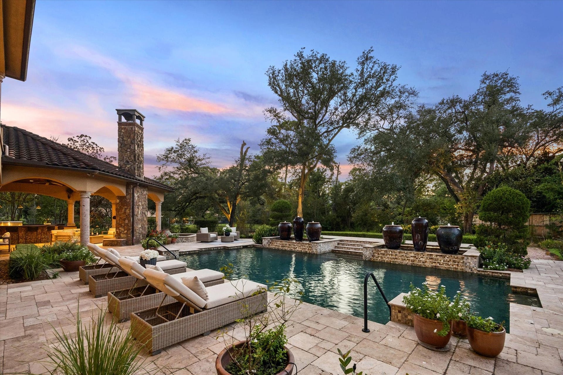 327 E Friar Tuck Lane, Houston, TX 77024