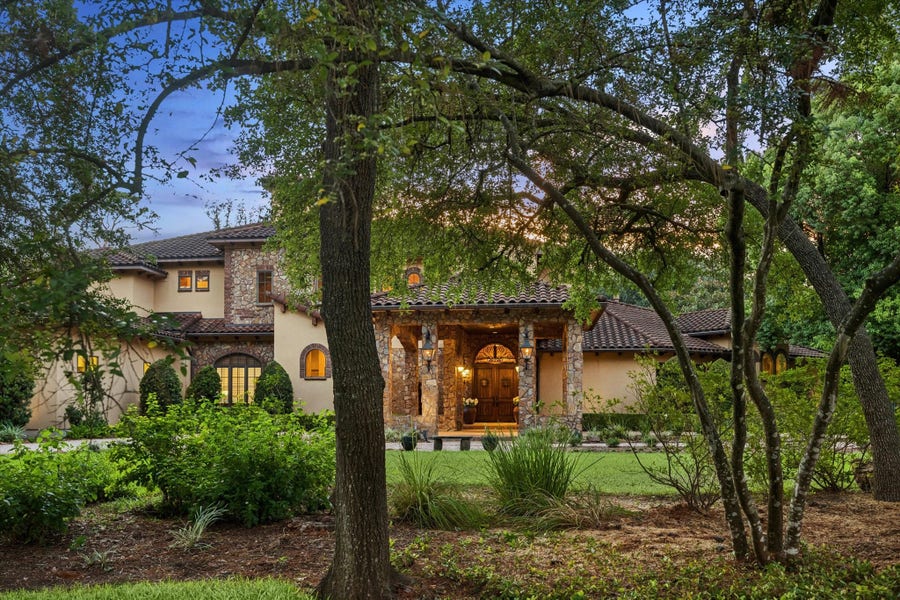 Property photo for 327 E Friar Tuck Lane, Houston, TX