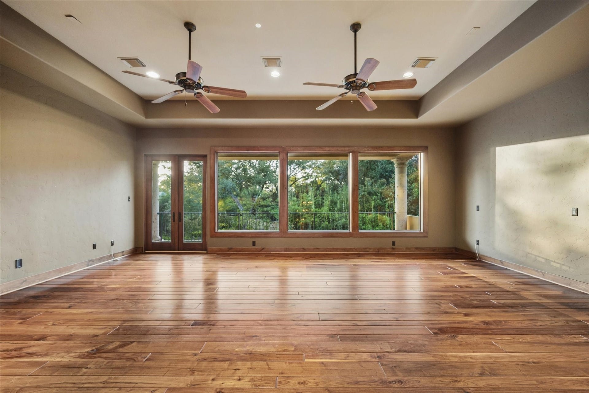 327 E Friar Tuck Lane, Houston, TX 77024