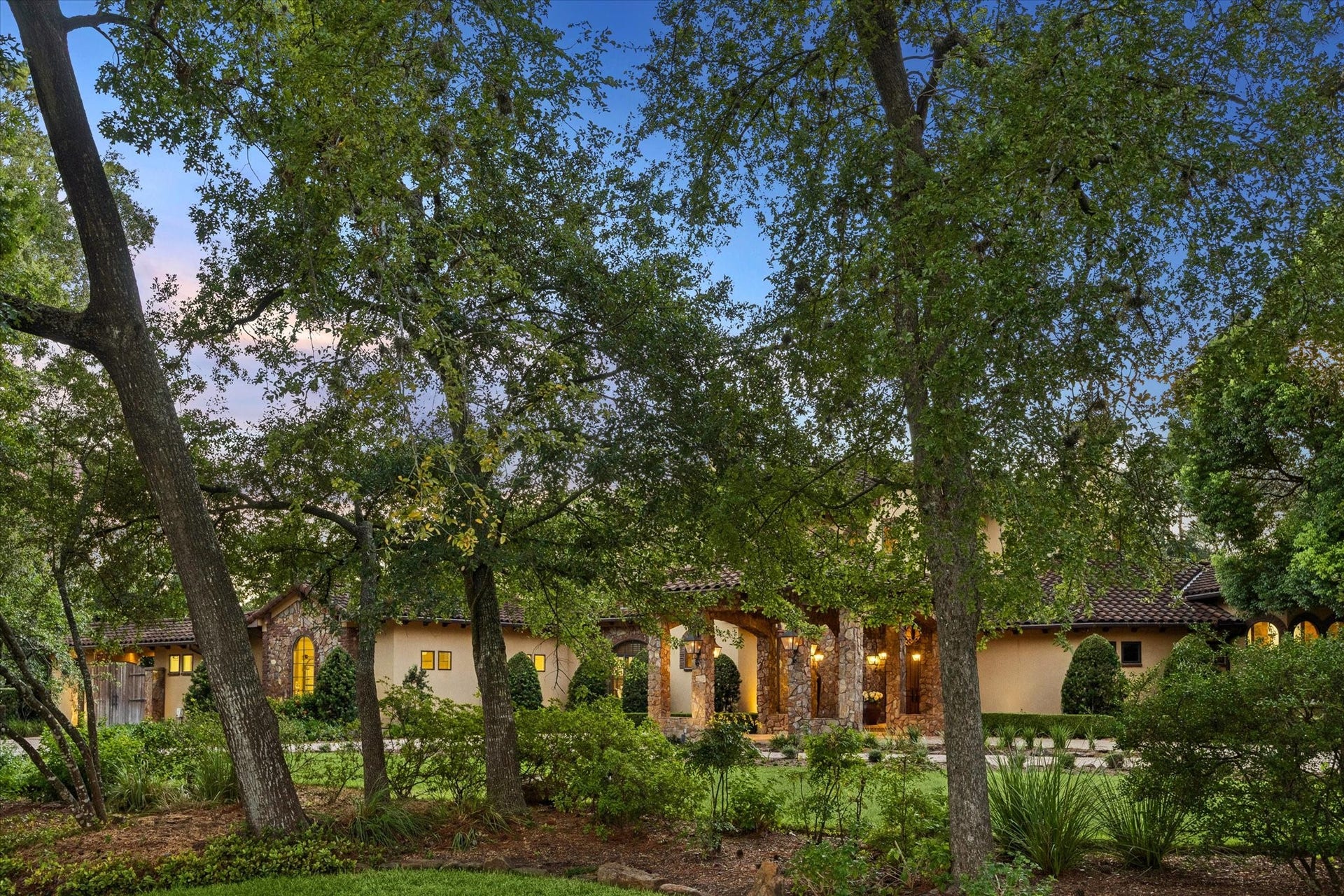 327 E Friar Tuck Lane, Houston, TX 77024