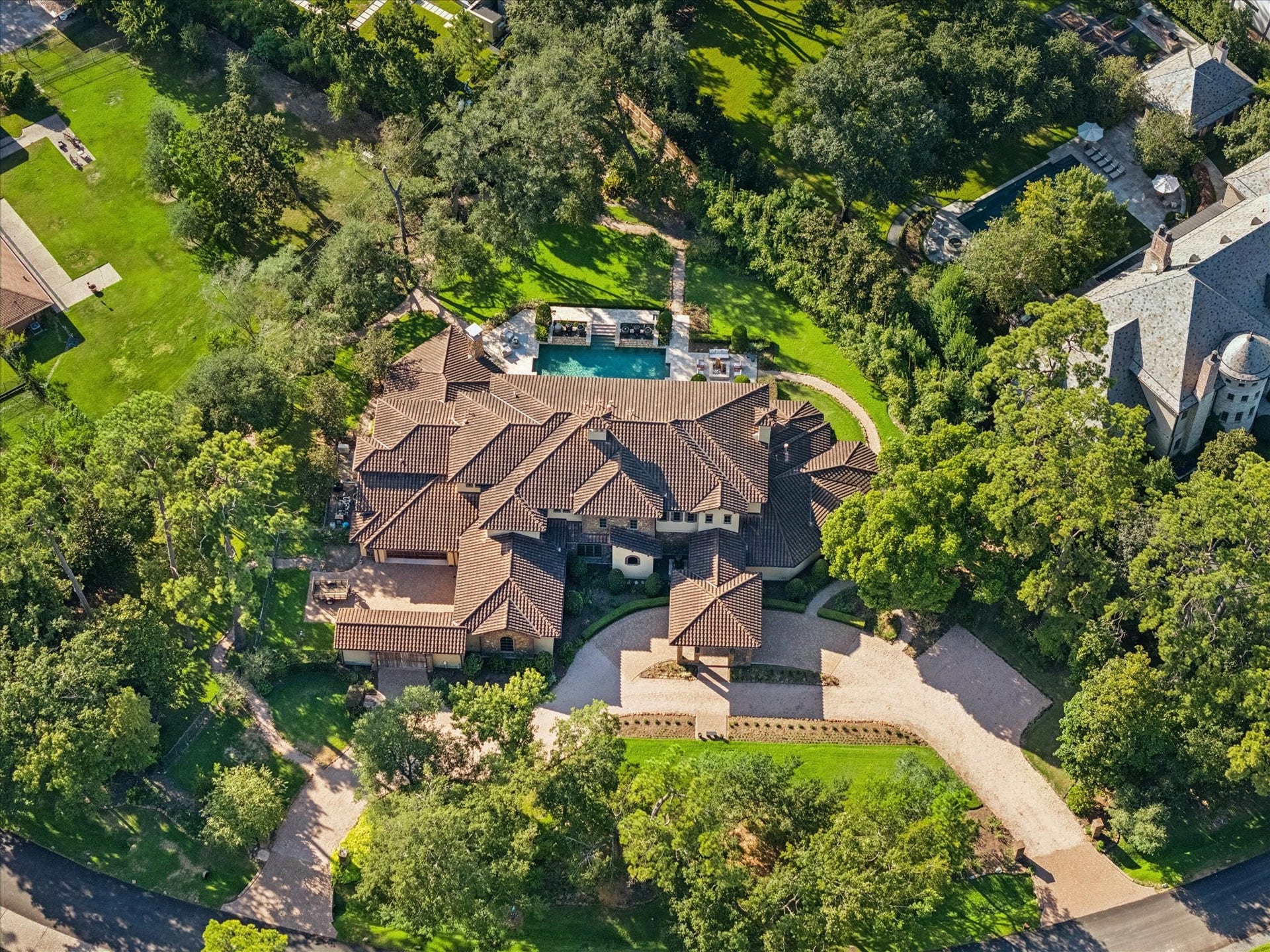327 E Friar Tuck Lane, Houston, TX 77024