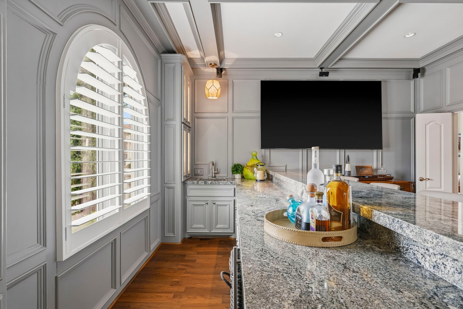 1903 Ray Shell Court, Houston, TX 77586 media room wet bar
