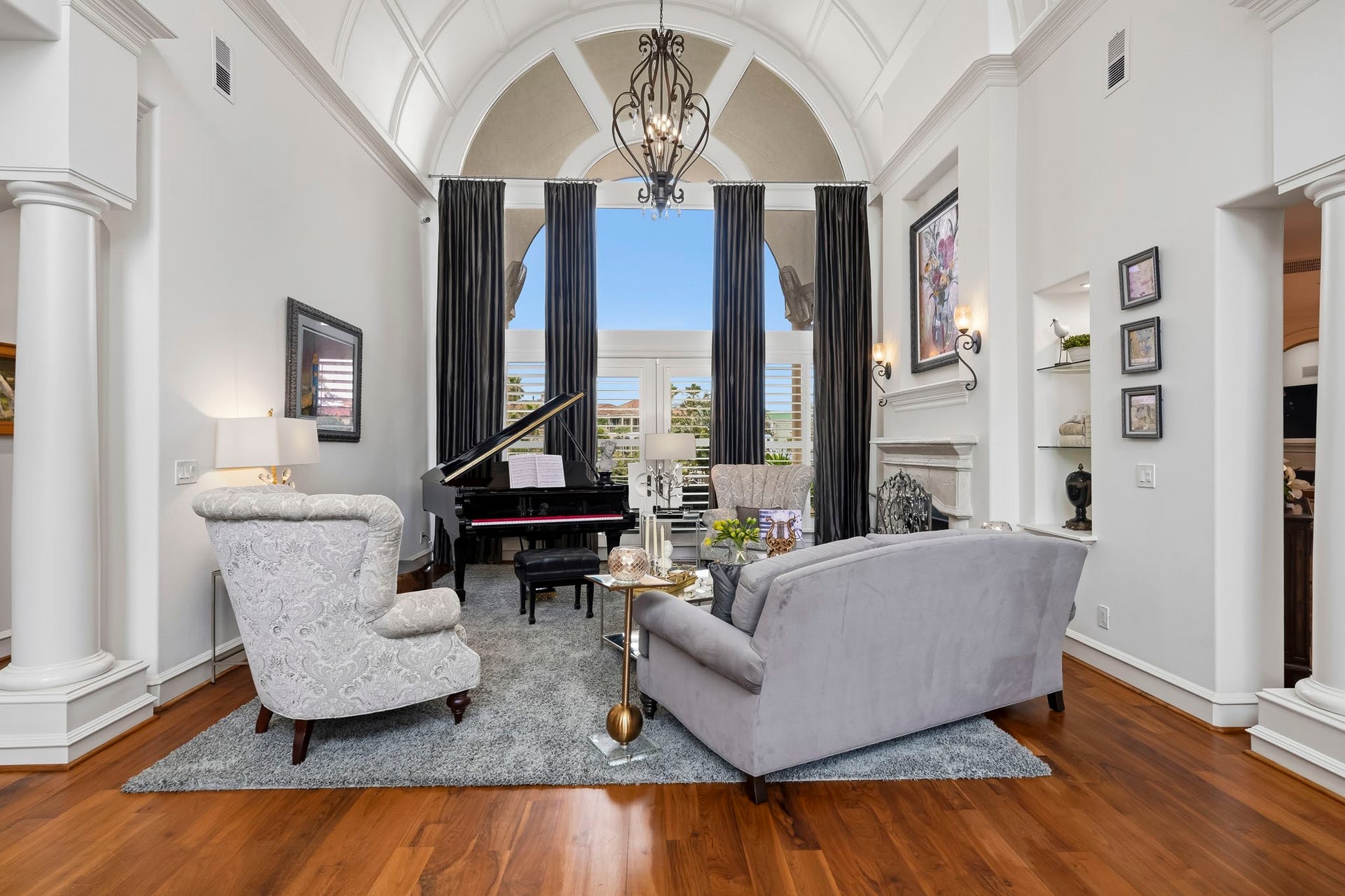 1903 Ray Shell Court, Houston, TX 77586 formal dining