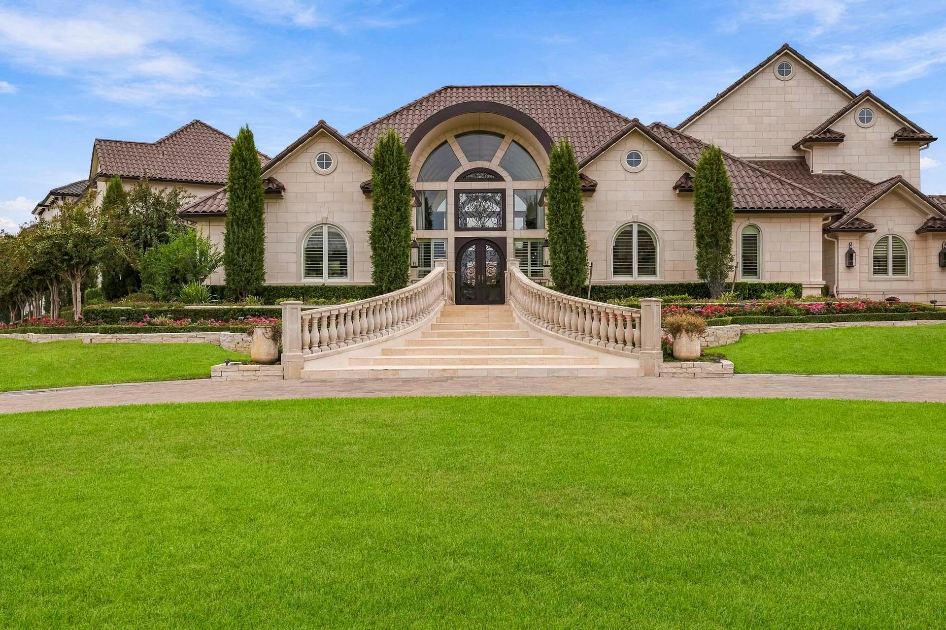 1903 Ray Shell Court, Houston, TX 77586 Your NEW Home on the water!