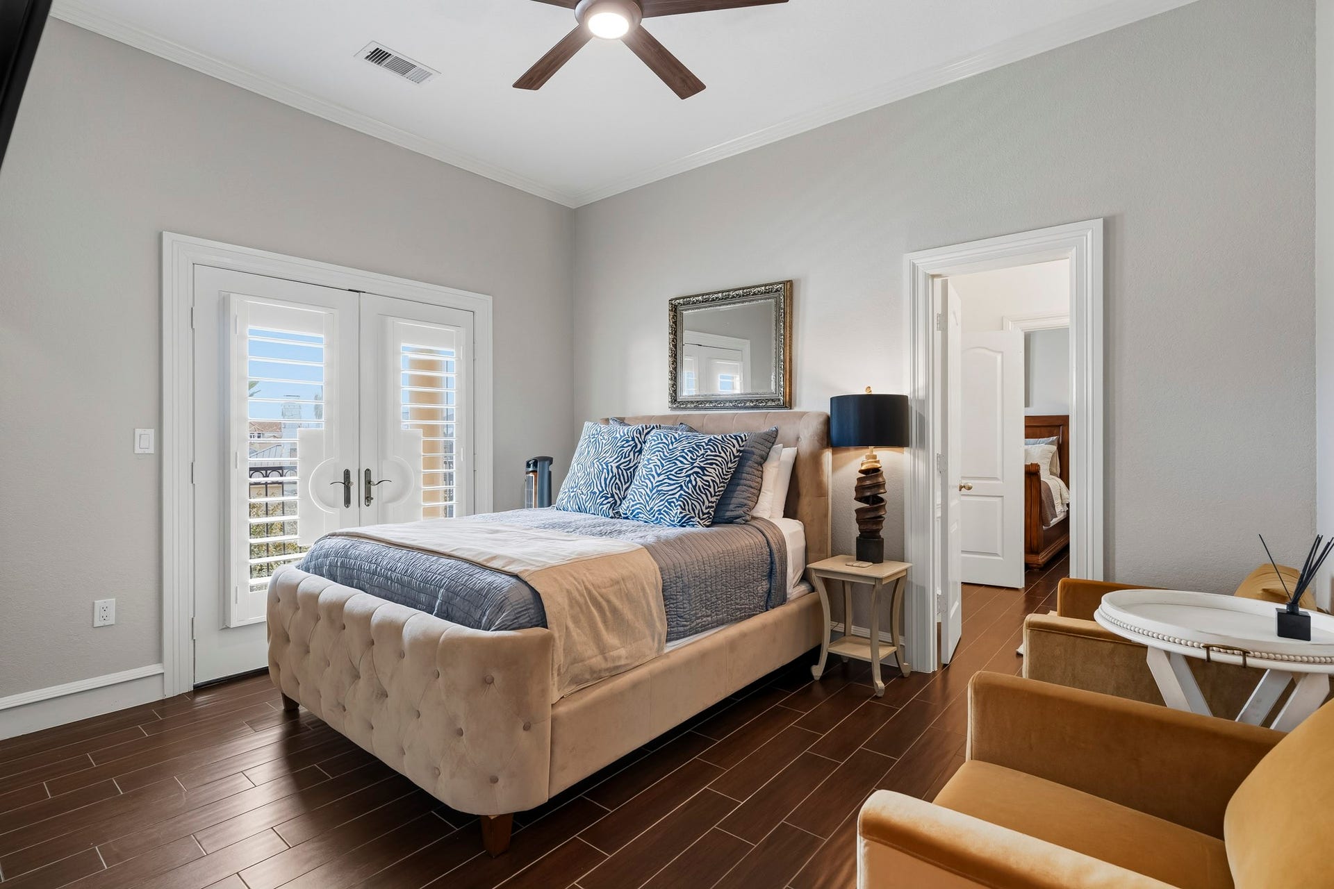 1903 Ray Shell Court, Houston, TX 77586 guest house upstairs bedroom
