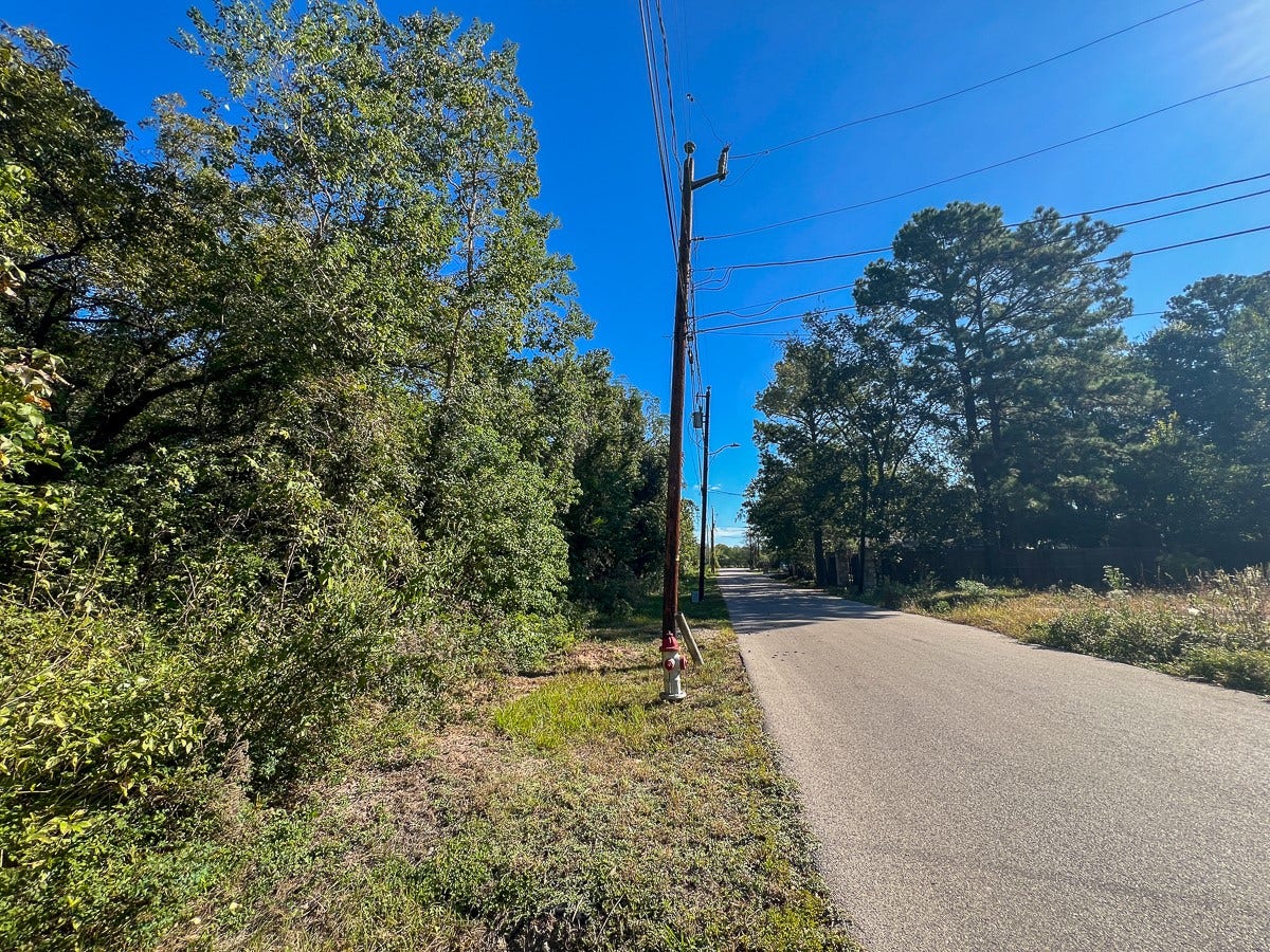 1 Peach Street, Conroe, TX 77301 1 Peach Street, Conroe, TX 77301
