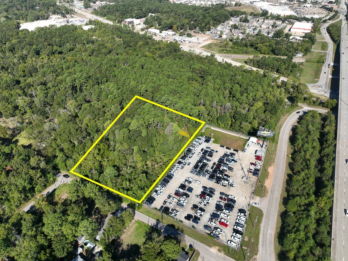 1 Peach Street, Conroe, TX 77301 1 Peach Street, Conroe, TX 77301
