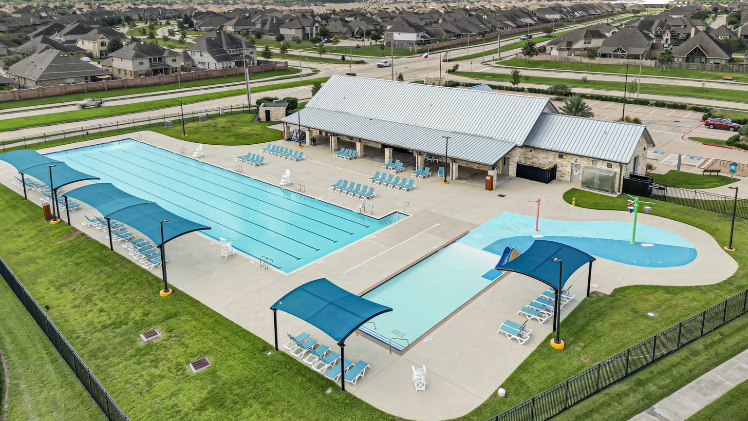 6258 Murphy Wood Drive, League City, TX 77573 Westwood Community Swimming Pool.