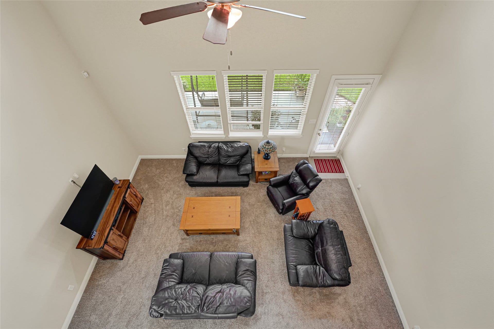 6258 Murphy Wood Drive, League City, TX 77573 View of the living room from the upstairs.