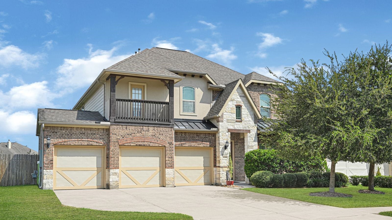 6258 Murphy Wood Drive, League City, TX 77573 The front view of your future home.