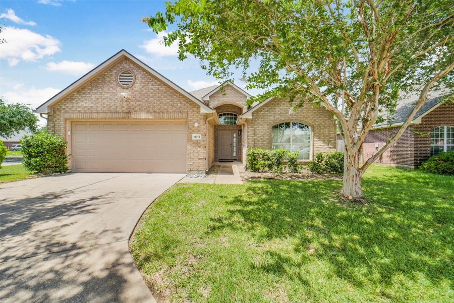 Property photo for 19254 Dillsbury Court, Katy, TX