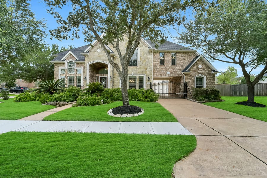 Property photo for 11802 Seagrove Drive, Pearland, TX