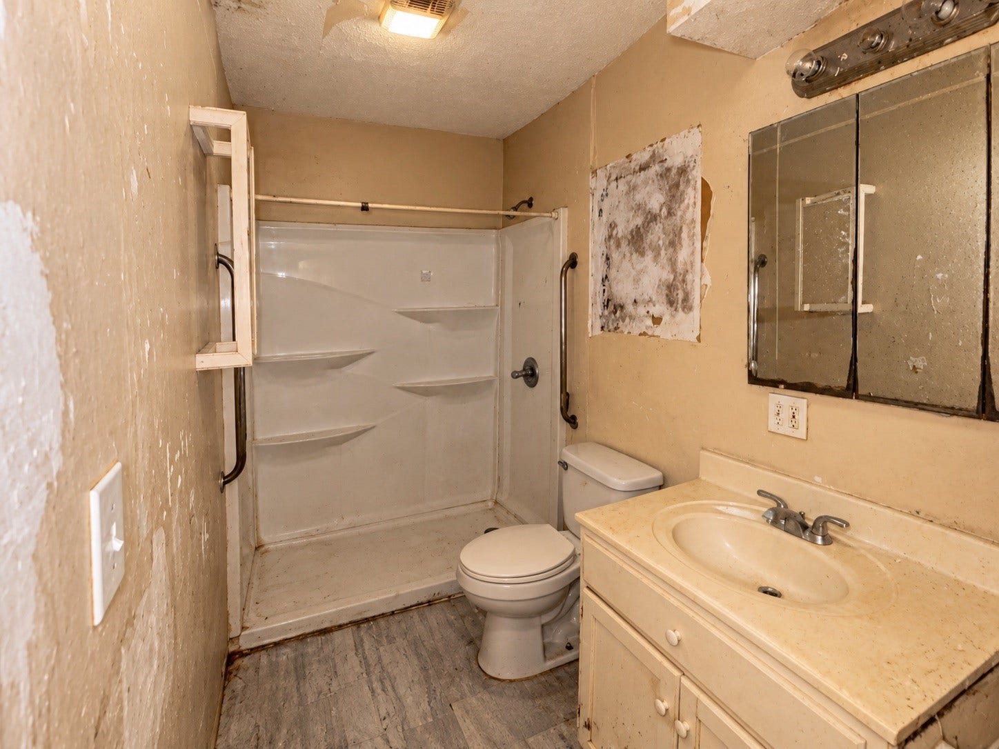 13910 Calhoun Road, Conroe, TX 77302 13910 Calhoun Road, Conroe, TX 77302