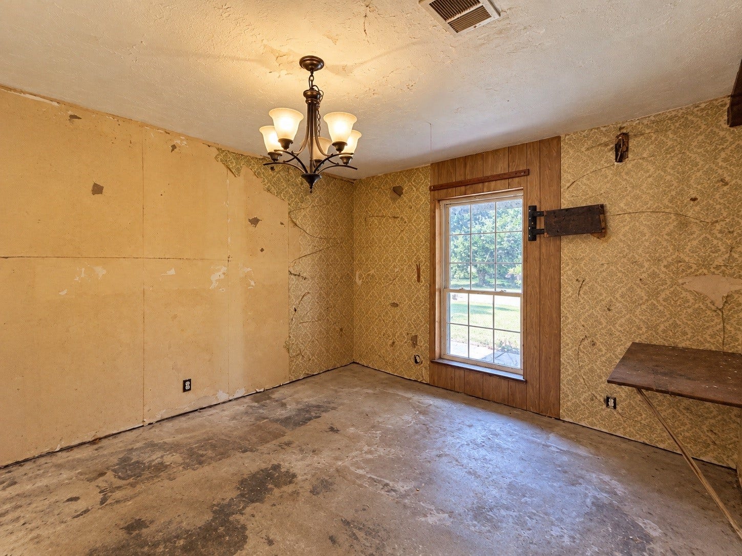 13910 Calhoun Road, Conroe, TX 77302 13910 Calhoun Road, Conroe, TX 77302