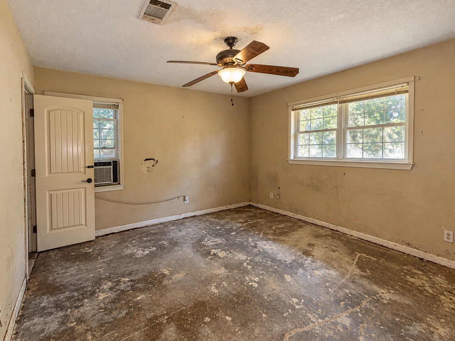 13910 Calhoun Road, Conroe, TX 77302 13910 Calhoun Road, Conroe, TX 77302