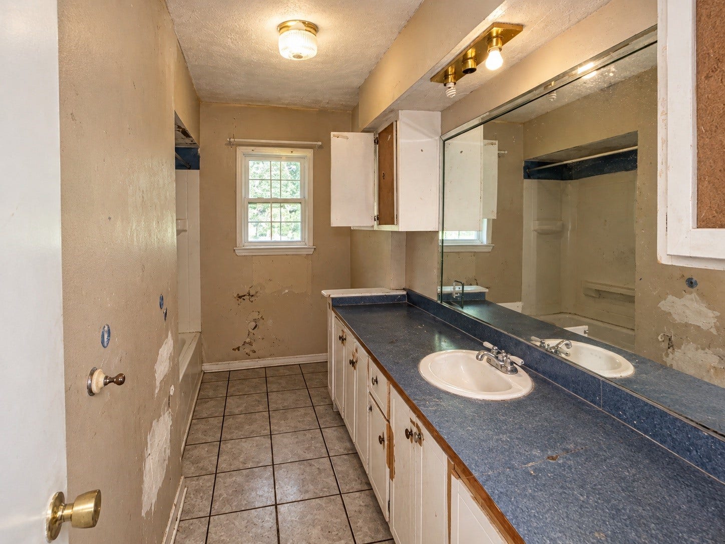 13910 Calhoun Road, Conroe, TX 77302 13910 Calhoun Road, Conroe, TX 77302