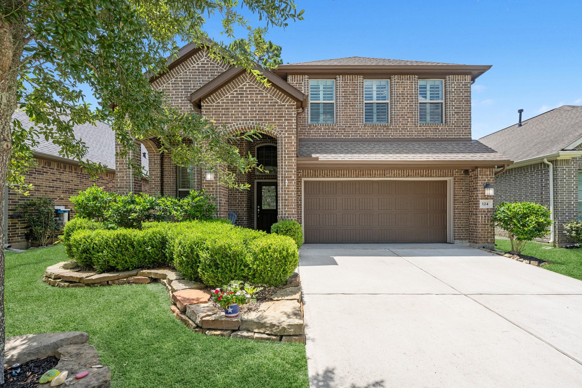 Welcome Home to 124 Buckeye Drive!