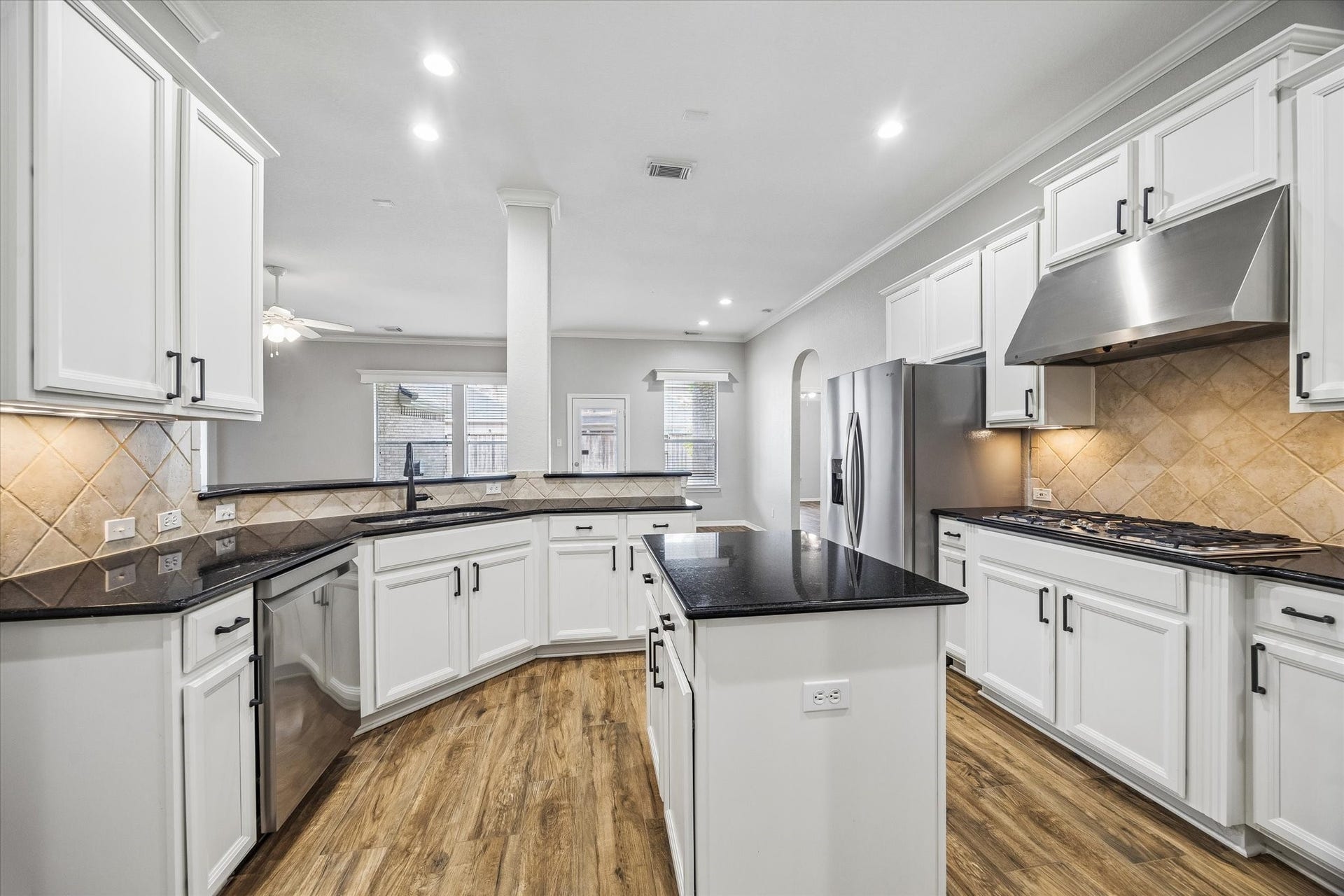 7715 BAYOU GREEN LANE, Sugar Land, TX 77479 7715 BAYOU GREEN LANE, Sugar Land, TX 77479