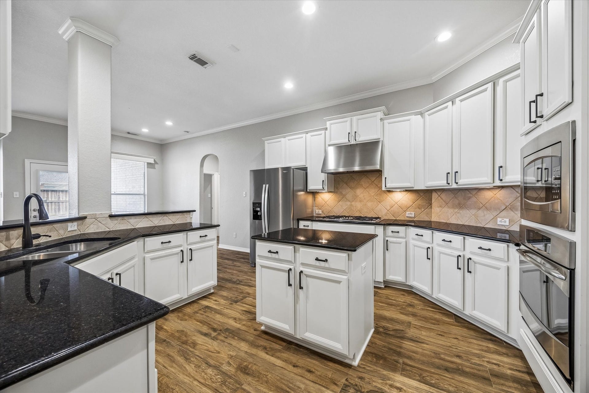 7715 BAYOU GREEN LANE, Sugar Land, TX 77479 7715 BAYOU GREEN LANE, Sugar Land, TX 77479