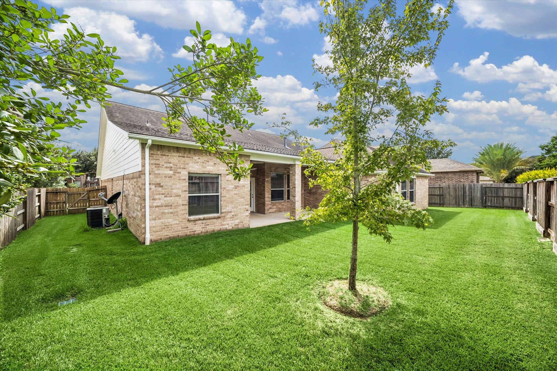7715 BAYOU GREEN LANE, Sugar Land, TX 77479 7715 BAYOU GREEN LANE, Sugar Land, TX 77479