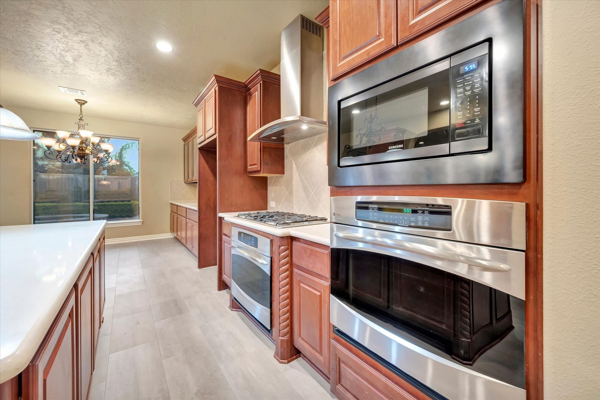 2515 Montclair Court, League City, TX 77573 2515 Montclair Court, League City, TX 77573