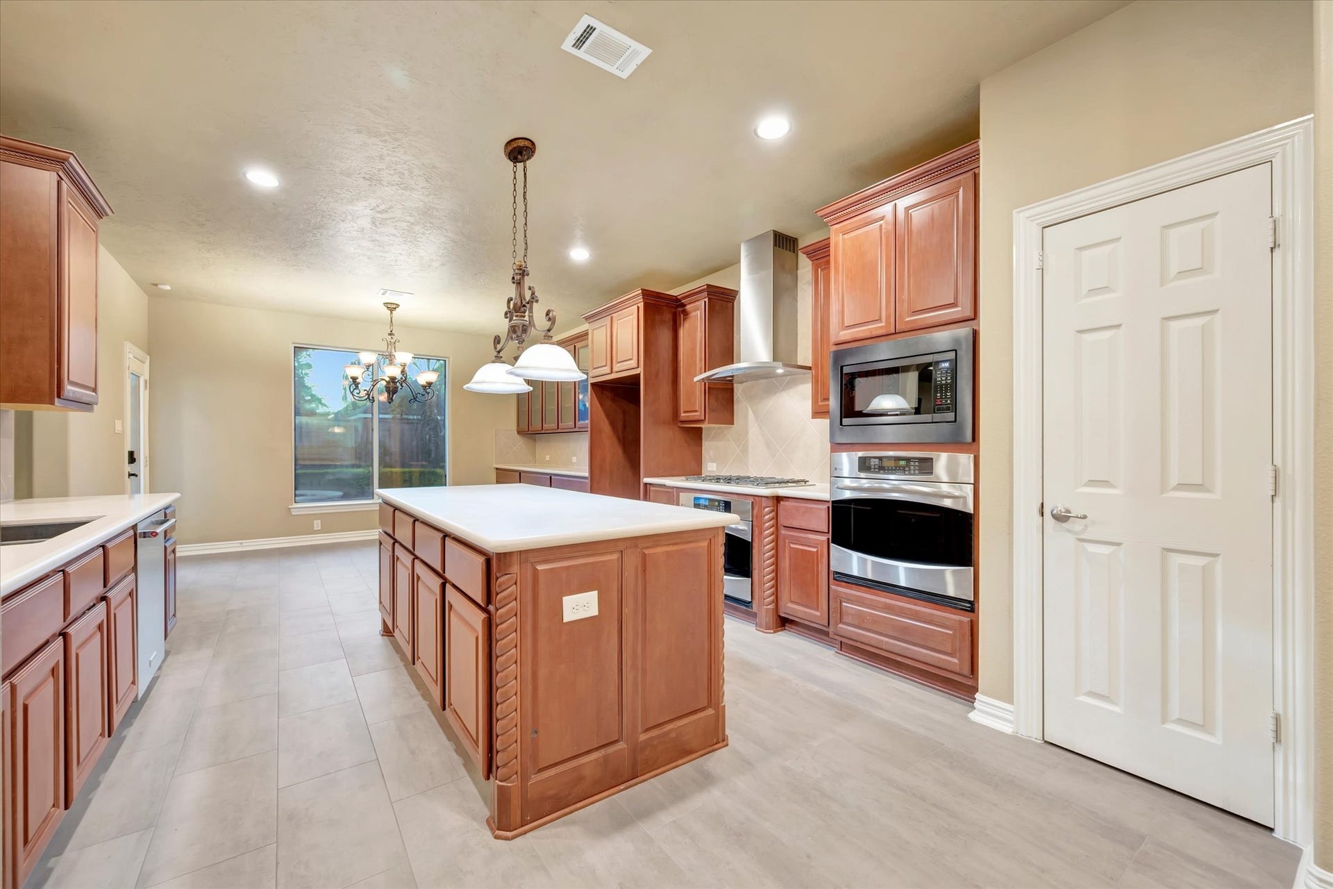 2515 Montclair Court, League City, TX 77573 2515 Montclair Court, League City, TX 77573