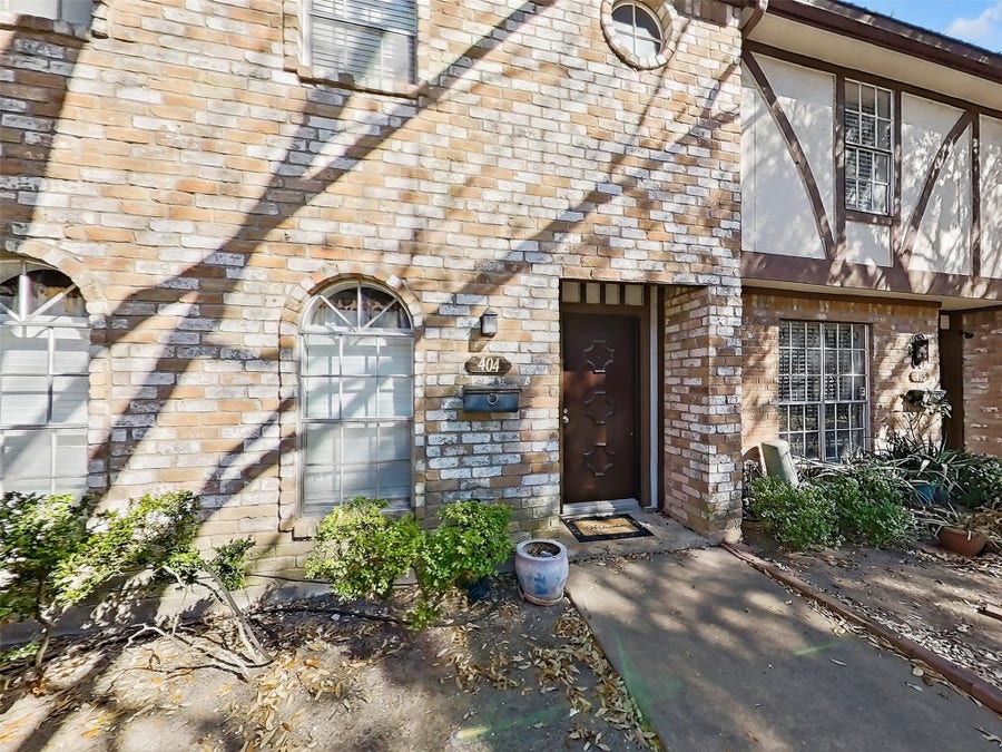 Property photo for 8101 Amelia Road, #404, Houston, TX