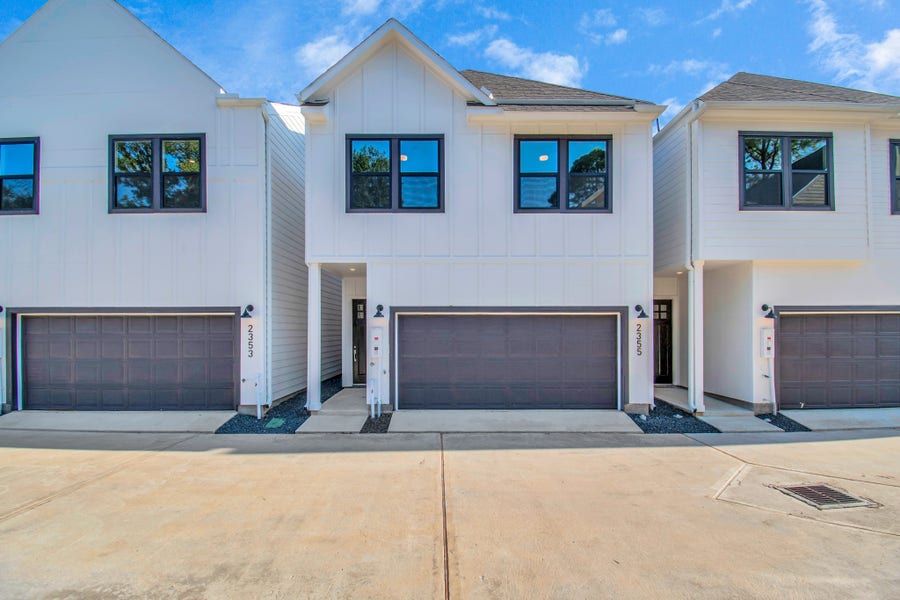 Property photo for 2355 Hoskins Drive, Houston, TX