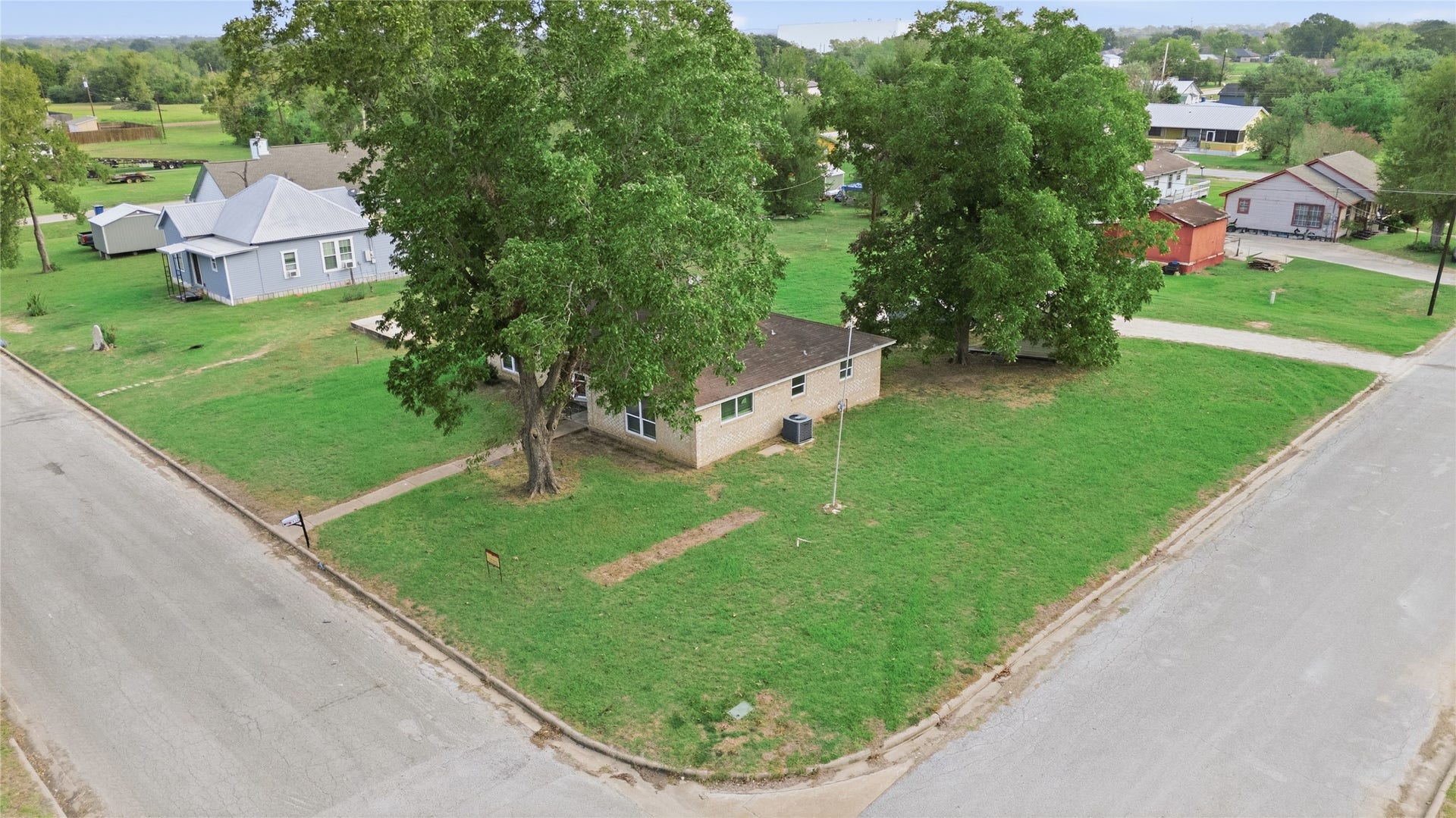 436 7th Street, Hempstead, TX 77445 436 7th Street, Hempstead, TX 77445