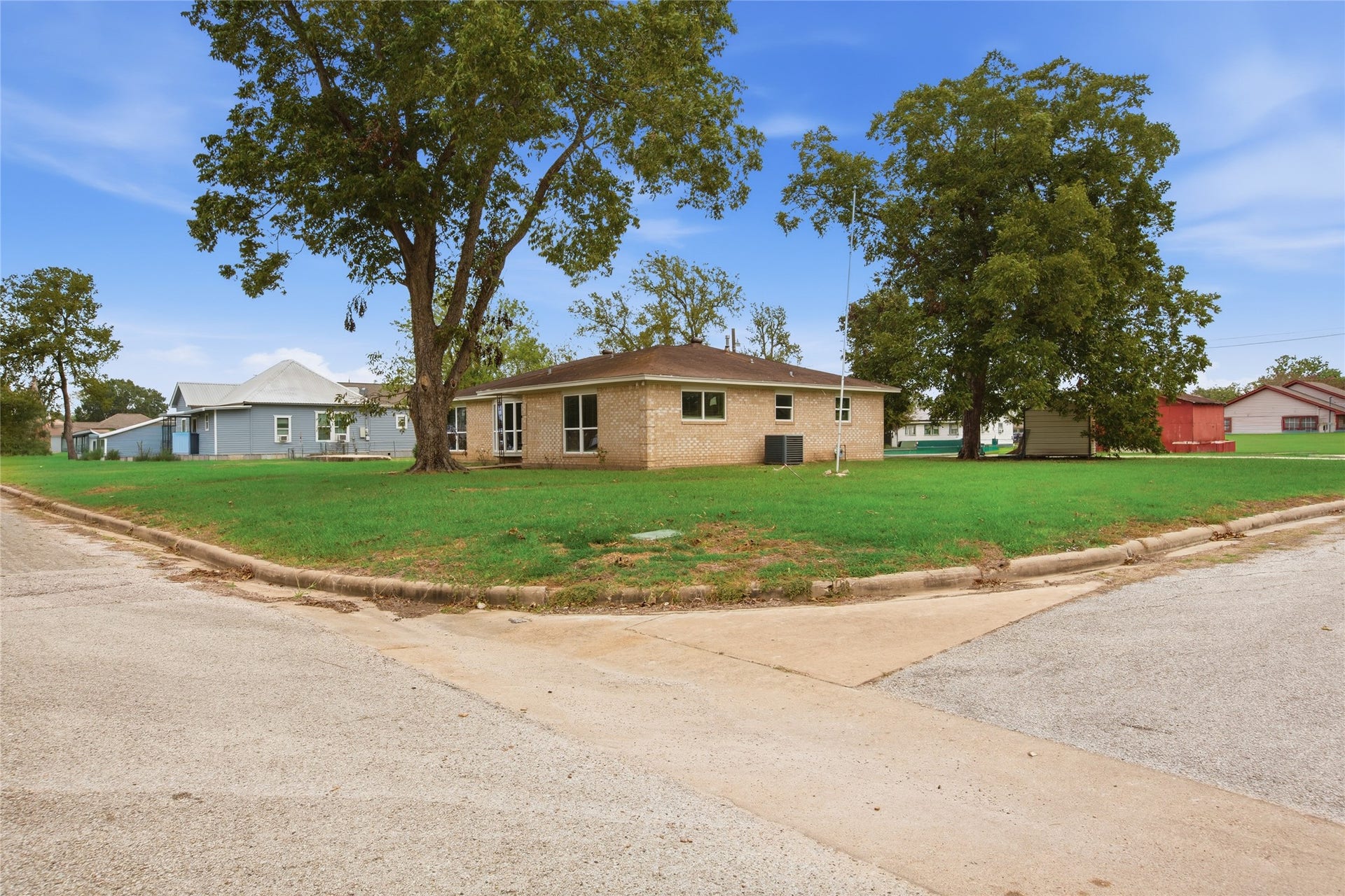 436 7th Street, Hempstead, TX 77445 436 7th Street, Hempstead, TX 77445