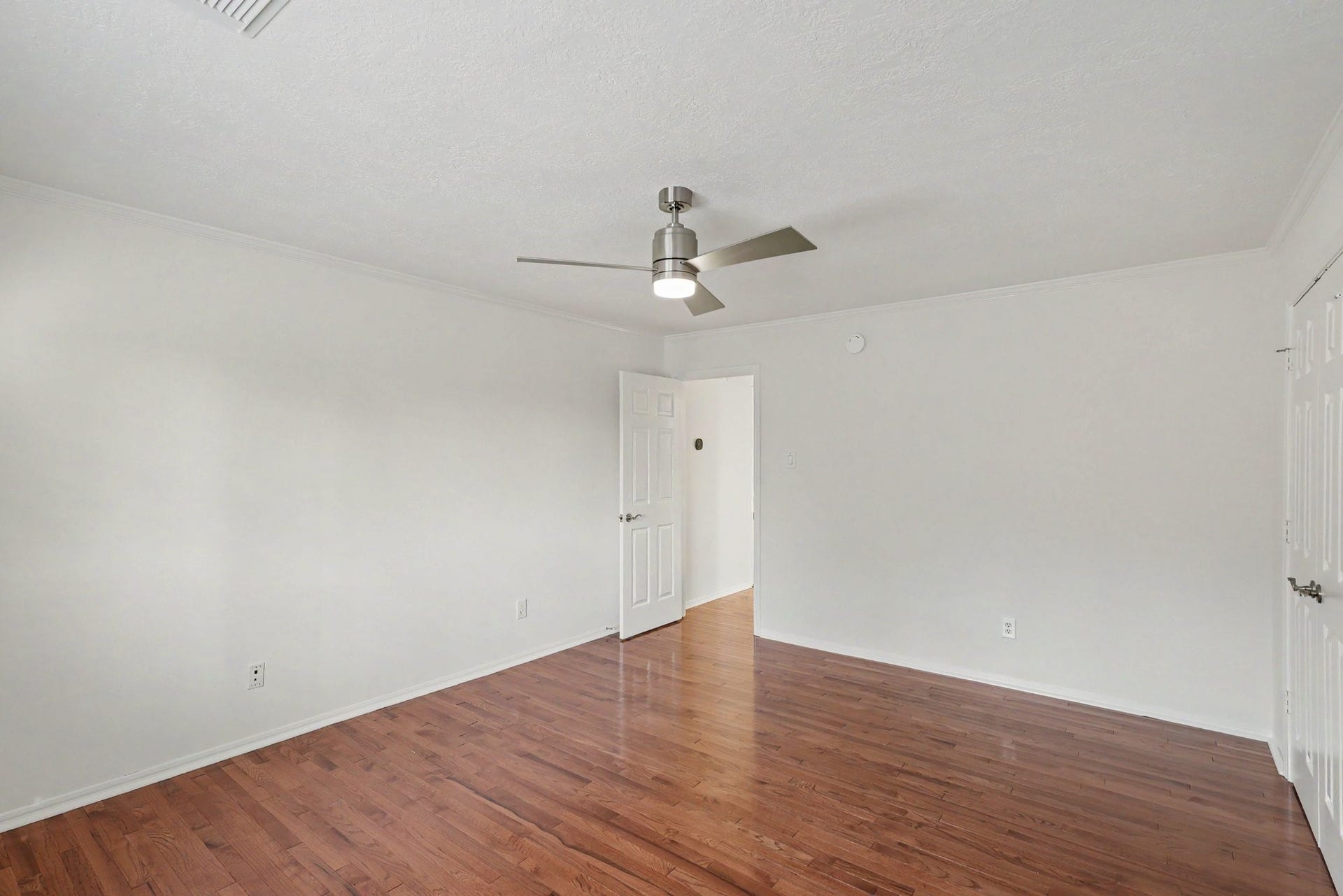 10903 Prairie Hawk Drive, Houston, TX 77064 Second floor bedroom.