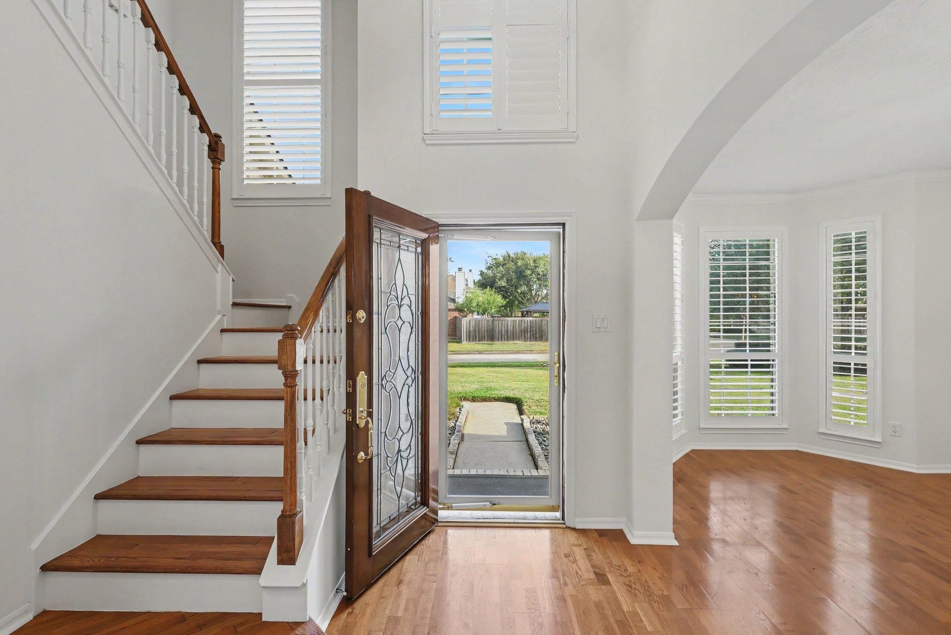 10903 Prairie Hawk Drive, Houston, TX 77064 Open front entry way.