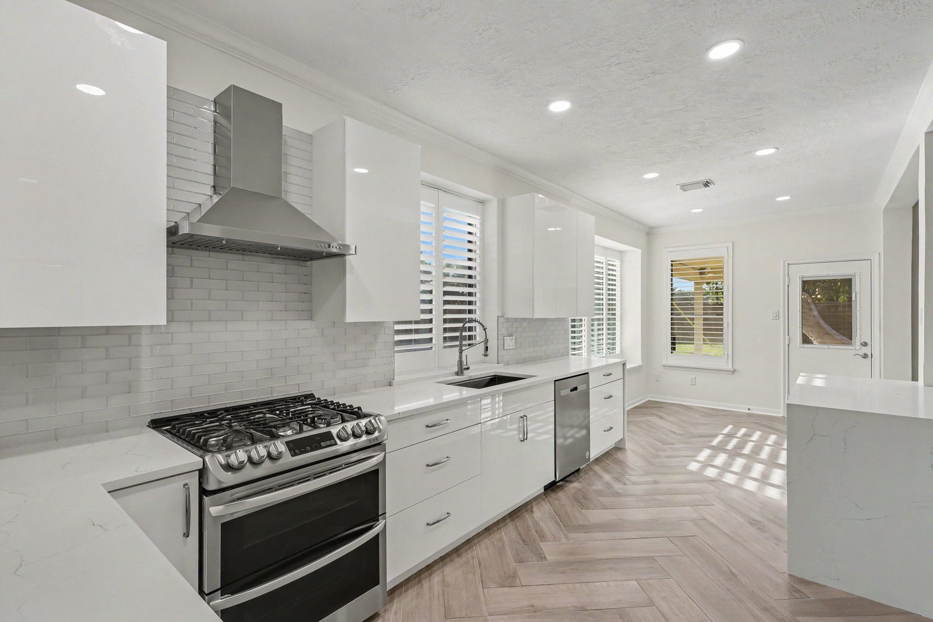 10903 Prairie Hawk Drive, Houston, TX 77064 Fully remodeled kitchen!
