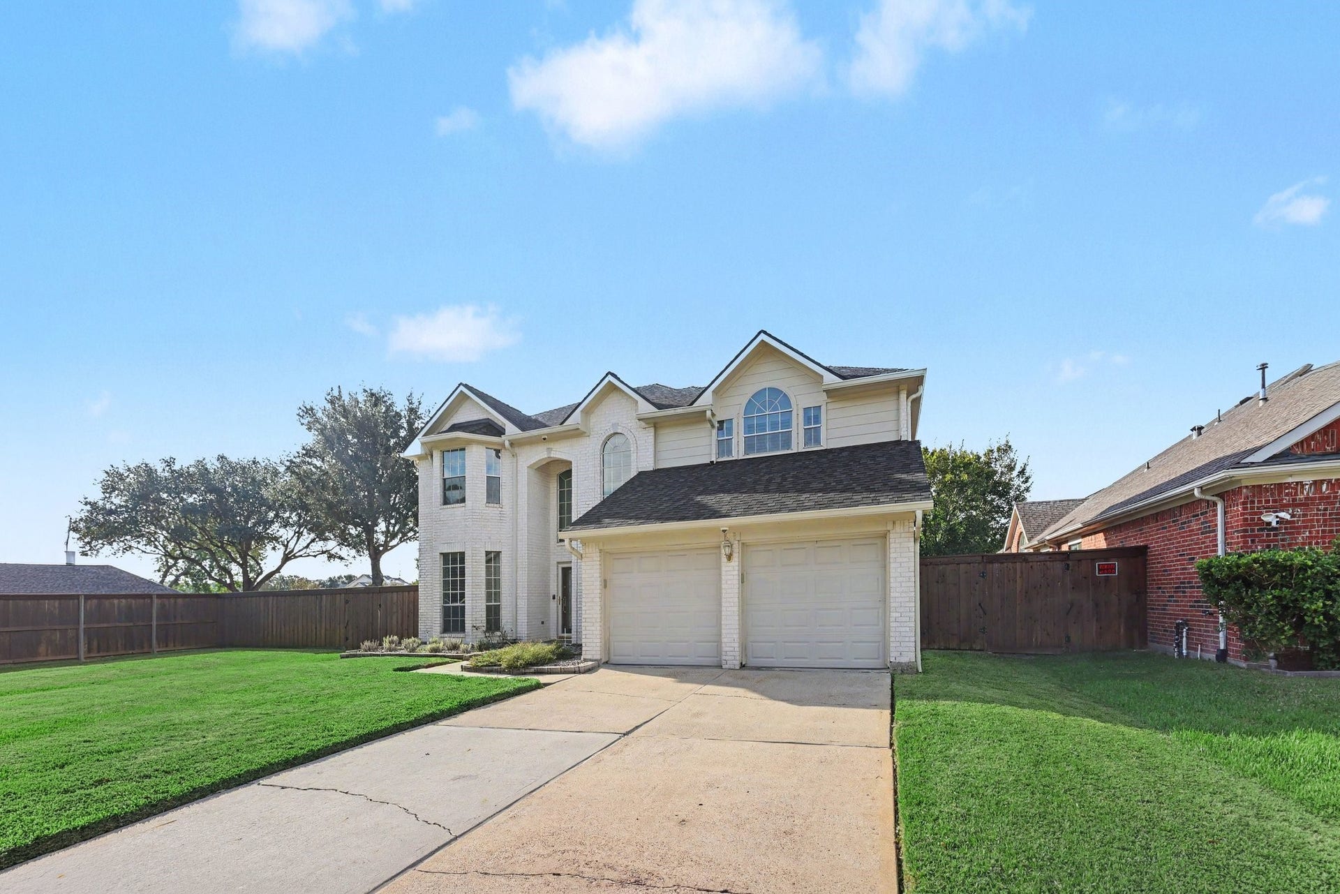 10903 Prairie Hawk Drive, Houston, TX 77064 Located on large corner lot in Winchester Meadows.