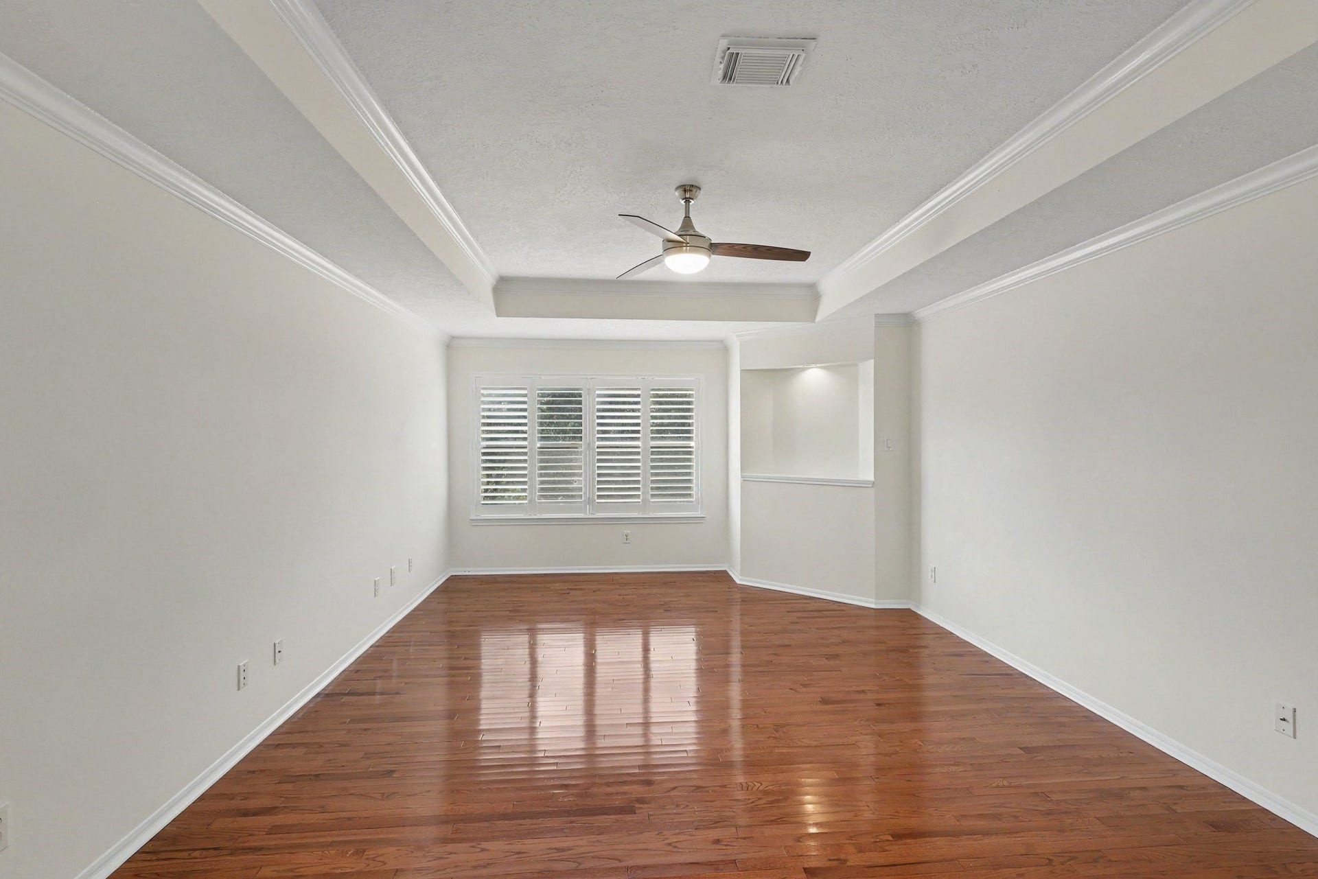 10903 Prairie Hawk Drive, Houston, TX 77064 Perfect children's play space or media area.