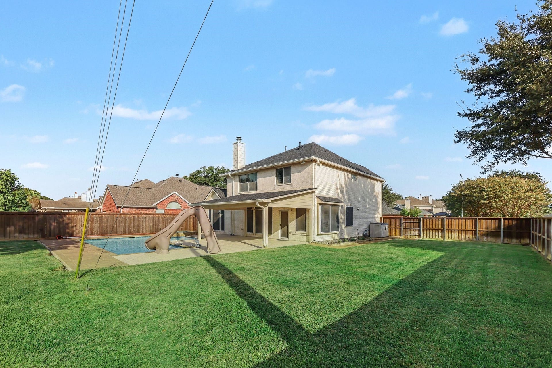 10903 Prairie Hawk Drive, Houston, TX 77064 Plenty of yard space to run & play!
