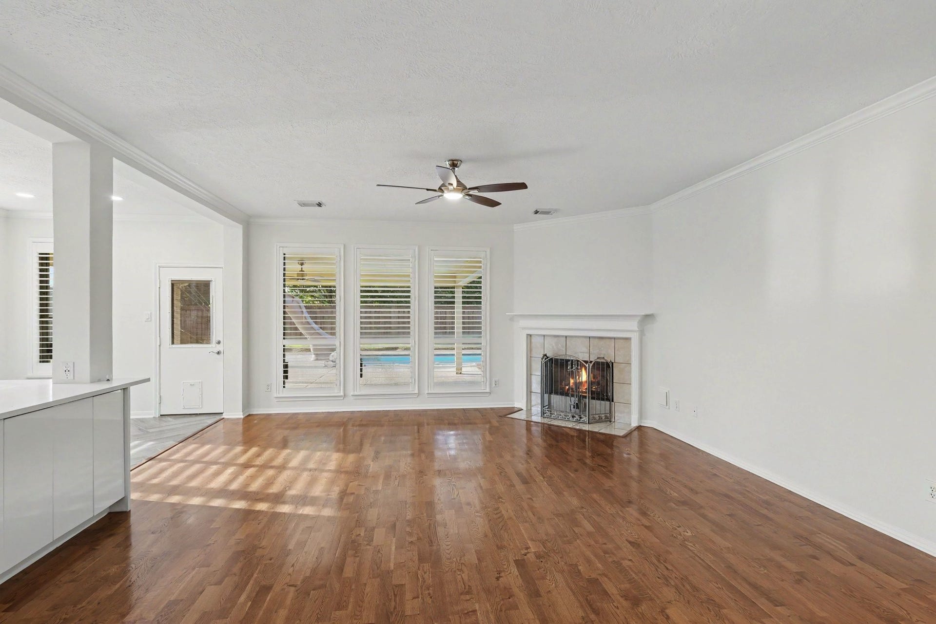 10903 Prairie Hawk Drive, Houston, TX 77064 Plantation shutters!
