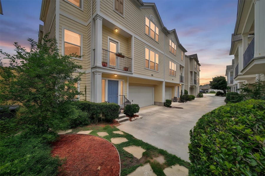 Property photo for 1612 W 25th Street, Houston, TX