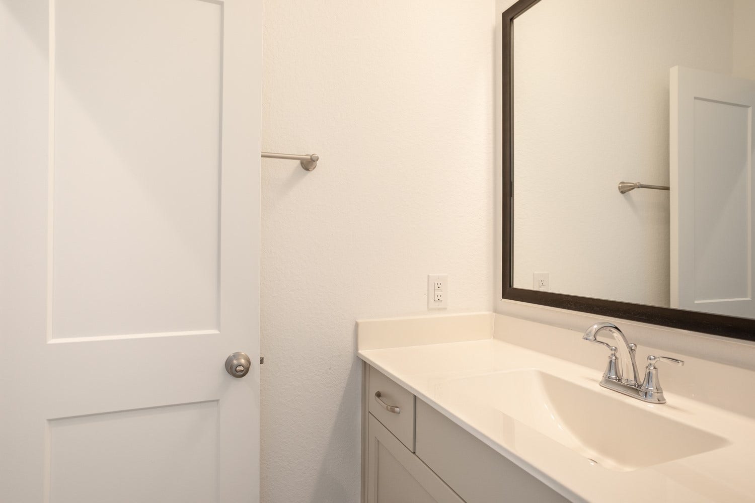 10719 Blossom River Drive, Missouri City, TX 77459 Third bathroom