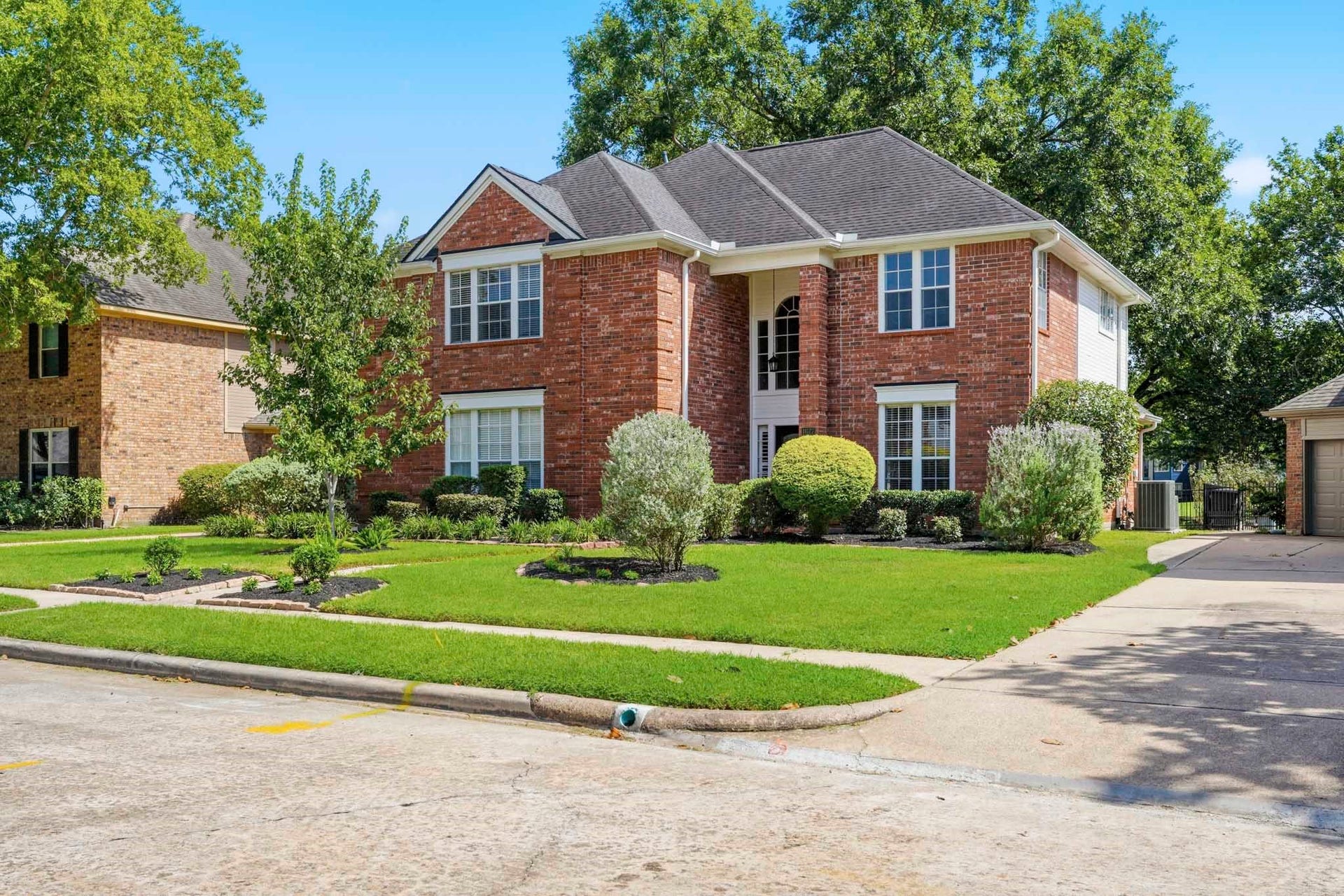 1627 Pecan Crossing Drive, Richmond, TX 77406
