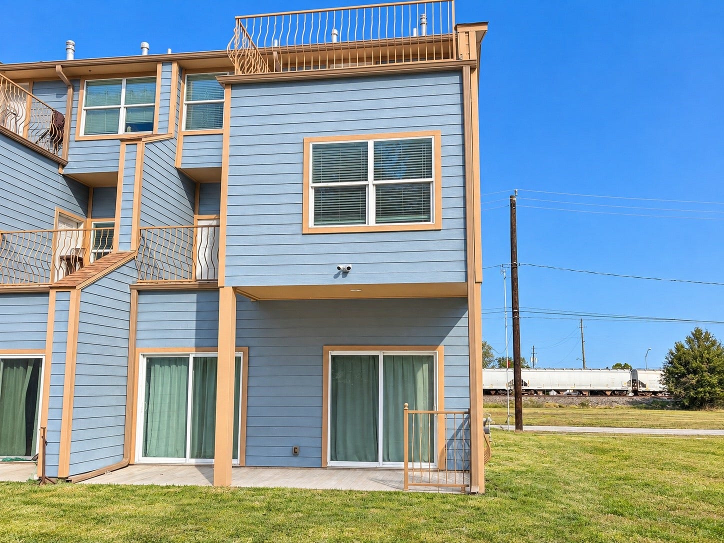 2530 S Sacramento Avenue, Pearland, TX 77581 2530 S Sacramento Avenue, Pearland, TX 77581