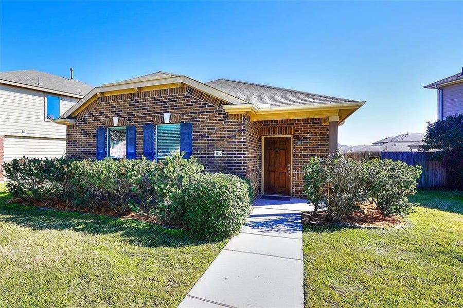 Property photo for 907 Aft Valley Drive, Houston, TX