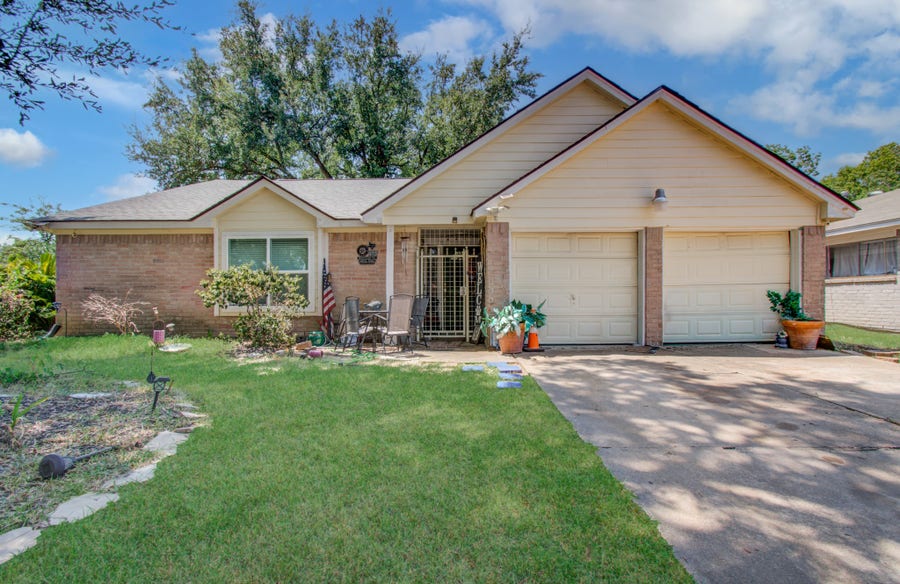 Property photo for 4019 Brookhead Trail, Houston, TX