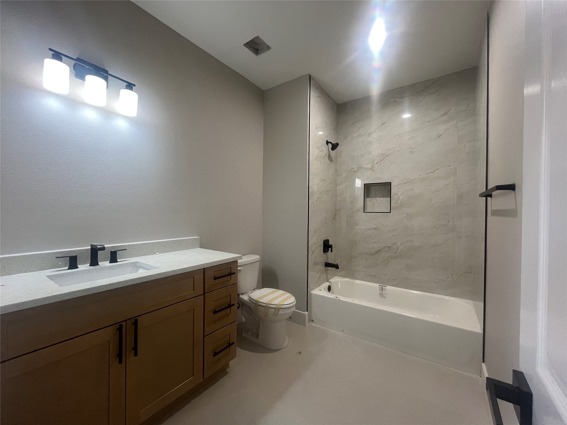 2034 Ferguson Way Unit A Primary Bathroom