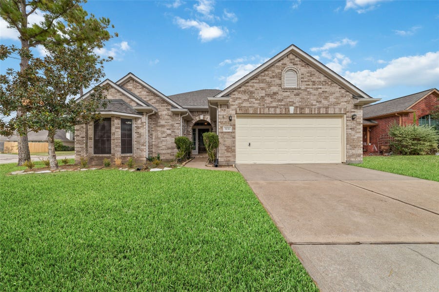 Property photo for 3130 Orchard Bend Drive, Sugar Land, TX
