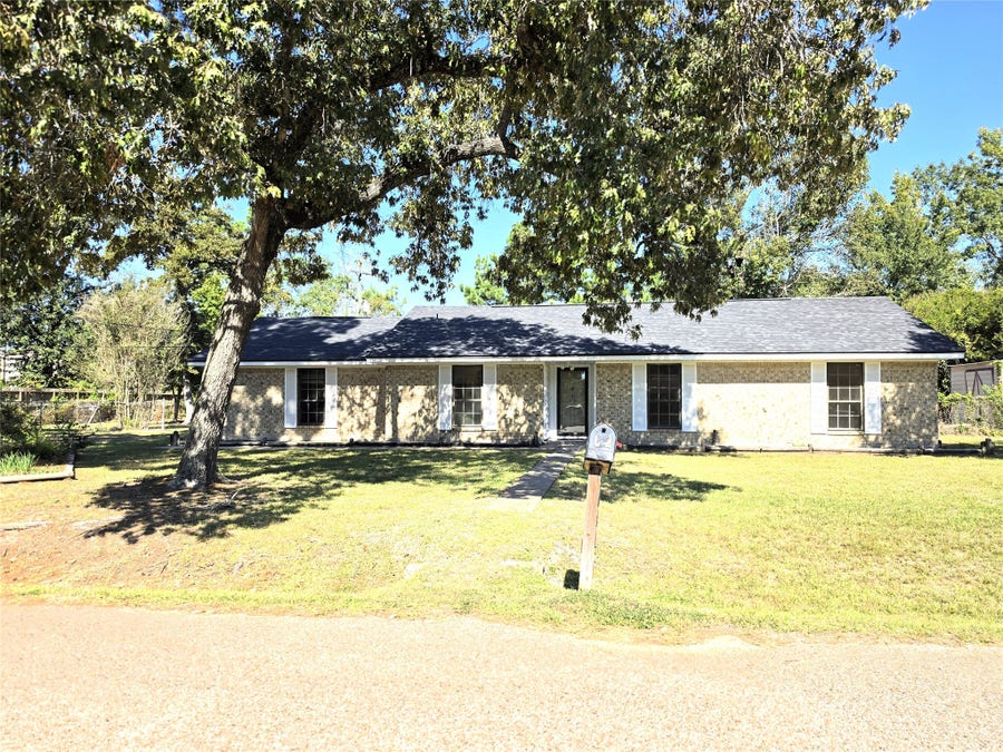 Property photo for 602 Airline Drive, Conroe, TX