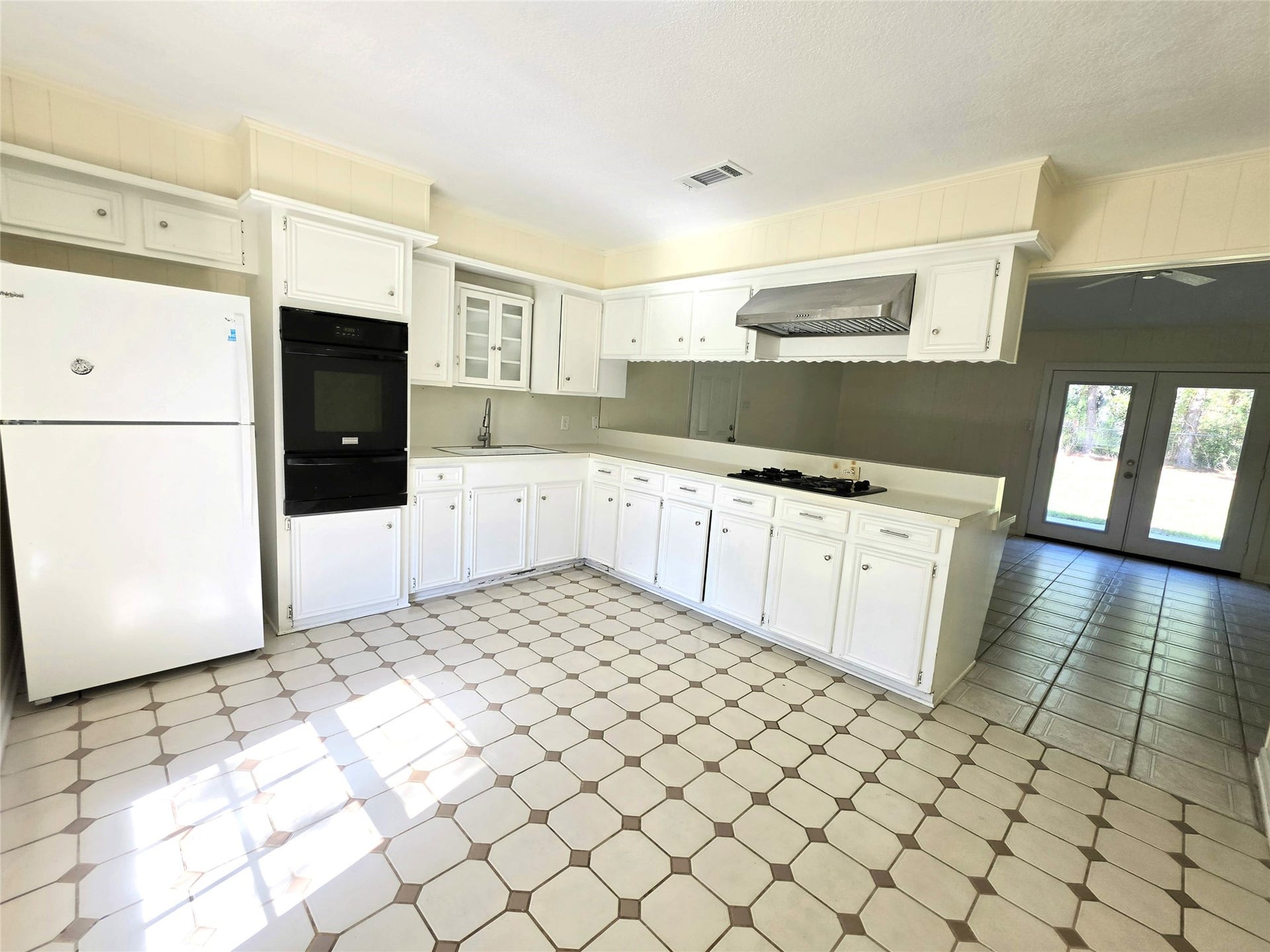 602 Airline Drive, Conroe, TX 77301 602 Airline Drive, Conroe, TX 77301