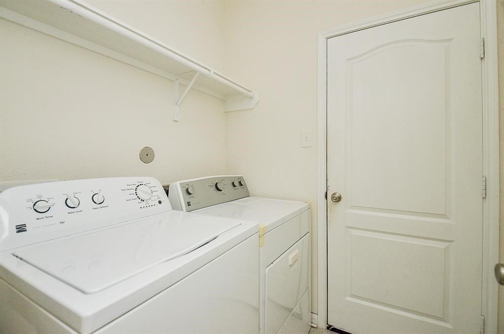 25410 Champion Ridge Court, Katy, TX 77493 Laundry Room