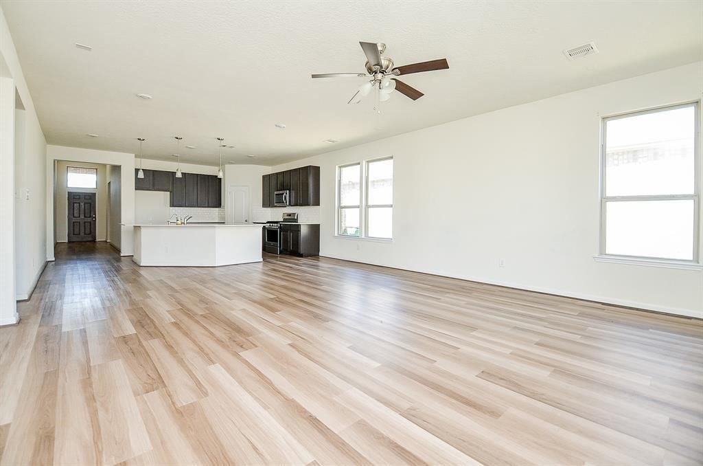 25410 Champion Ridge Court, Katy, TX 77493 Open Concept Living area