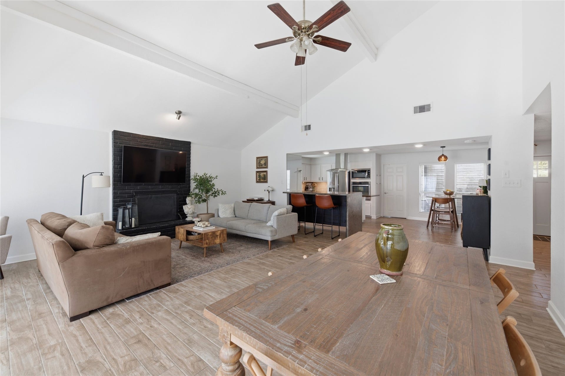 2211 Kinbrook Drive, Houston, TX 77077 Soaring vaulted ceilings create an airy, expansive atmosphere.